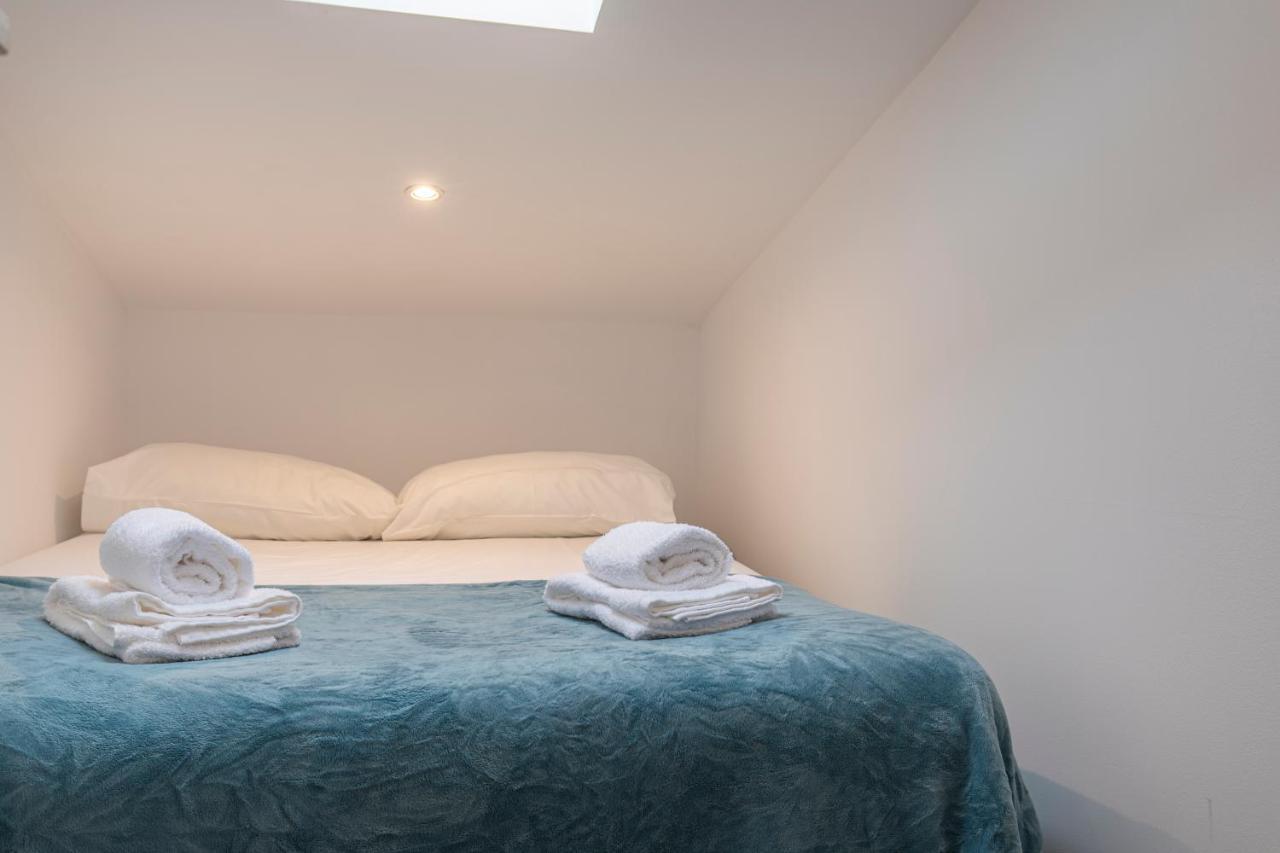 Condessa 2Bdr Duplex By Lovelystay Lisbon Exterior photo